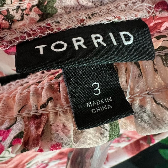 Torrid NWT chiffon smocked mock neck floral long sleeved blouse - Picture 8 of 9